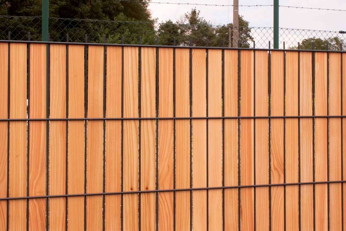 Sichtschutzpaneele aus Holz für Doppelstabmatten wodewa