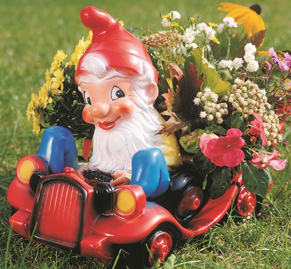Gartenzwerg sitzend mit rotem Auto zum Bepflanzen Figur Zwerg L 41 cm Gartenfigur aus Kunststoff
